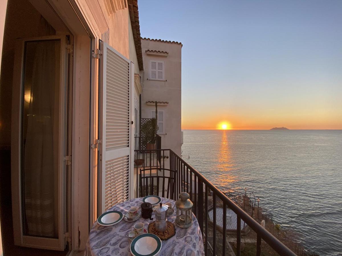 Holidaycasa Romano - Vacanza Nel Cuore Di Sperlonga Exterior foto